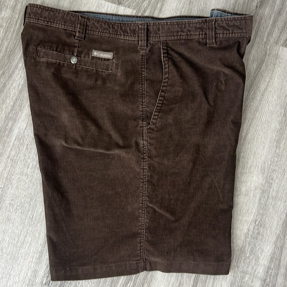 Columbia Brown Flat Front Corduroy Chino Style Shorts Big & Tall - Picture 4 of 7